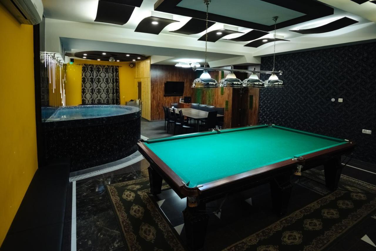 Golden Seconds Hotel Yerevan Exterior photo